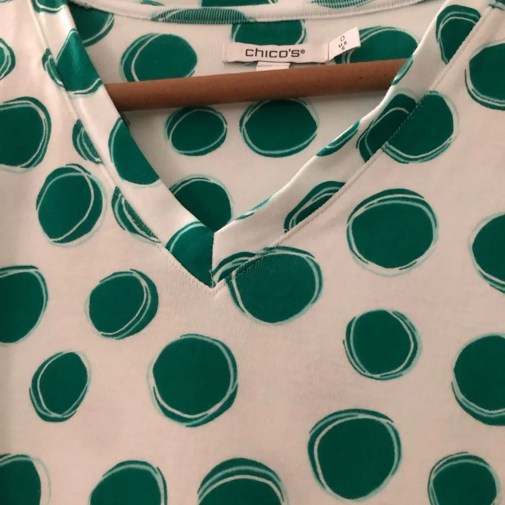 Chicos size0 blouse, soft cotton blouse green and white 3/4 sleeves, v neck. - Picture 4 of 6